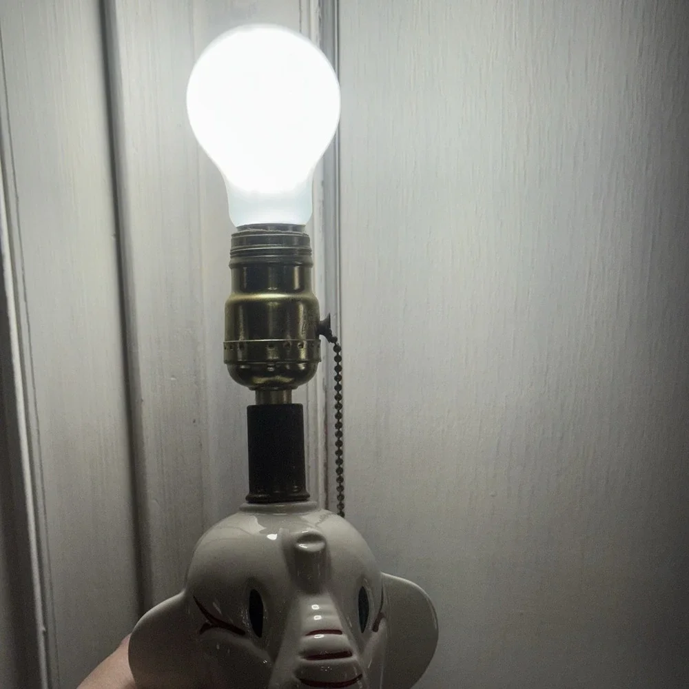 Vintage‎ Totline Ceramic Elephant table Lamp 1940's-1950's Working! Pull Chain